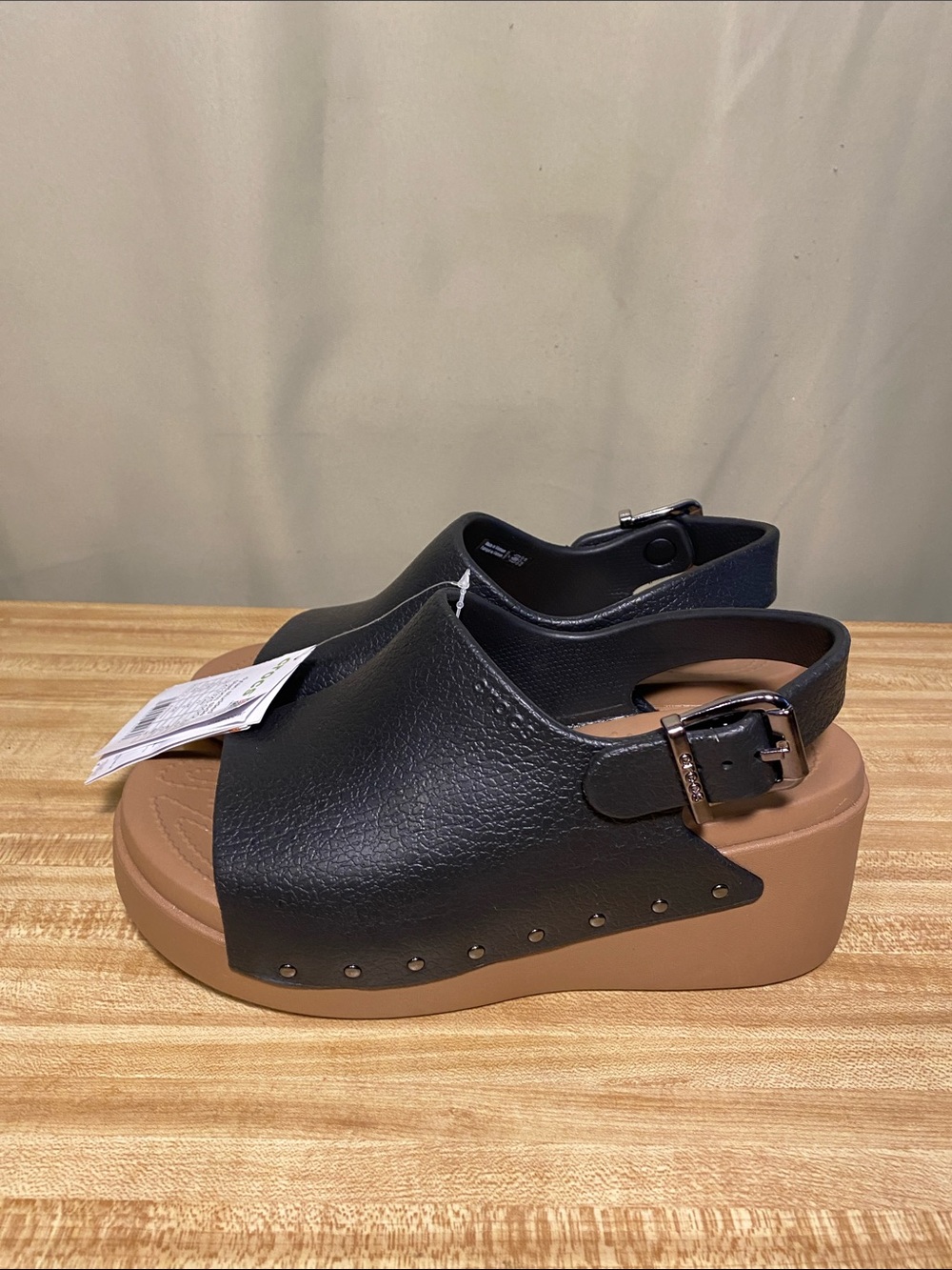 CROCS Dylan Studded Platform Slides Open Toe in Black Sepia Women’s 7 NWT - Picture 3 of 8